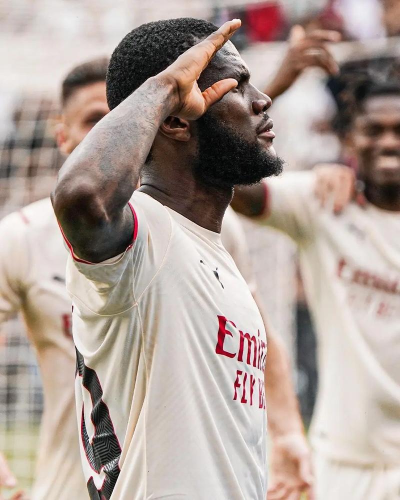 中超第18轮：国安不敌蓉城遭两连败 泰山主场大胜客家