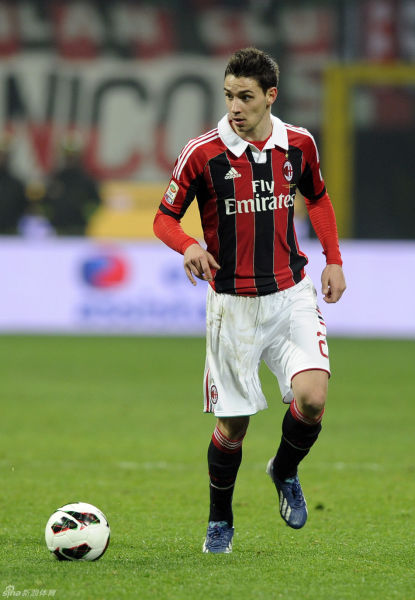 B费怒斥拉爵真相揭秘！曼联队友感觉他受够多年混乱，今夏恐走人