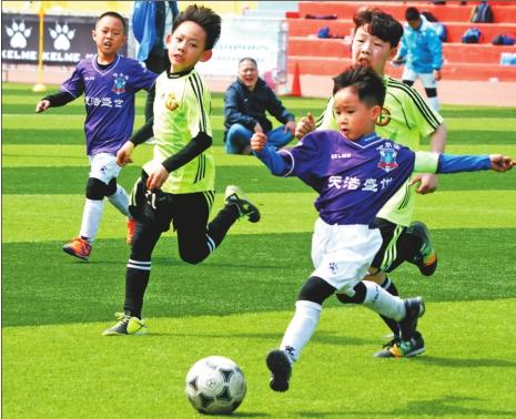 [国内足球]马辅渔单刀直入 面对门将挑射破网