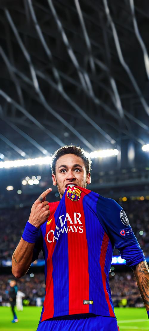 大巴黎球星杜埃获得2025欧洲金童奖